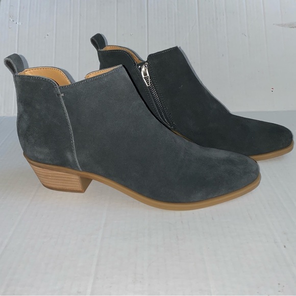 Dolce Vita Suede Ankle Booties - Picture 11 of 12